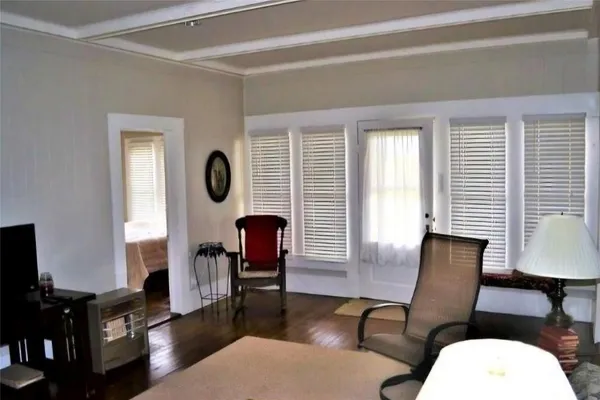 $1,300 | 2223 County Road 107, Wharton, TX 77488