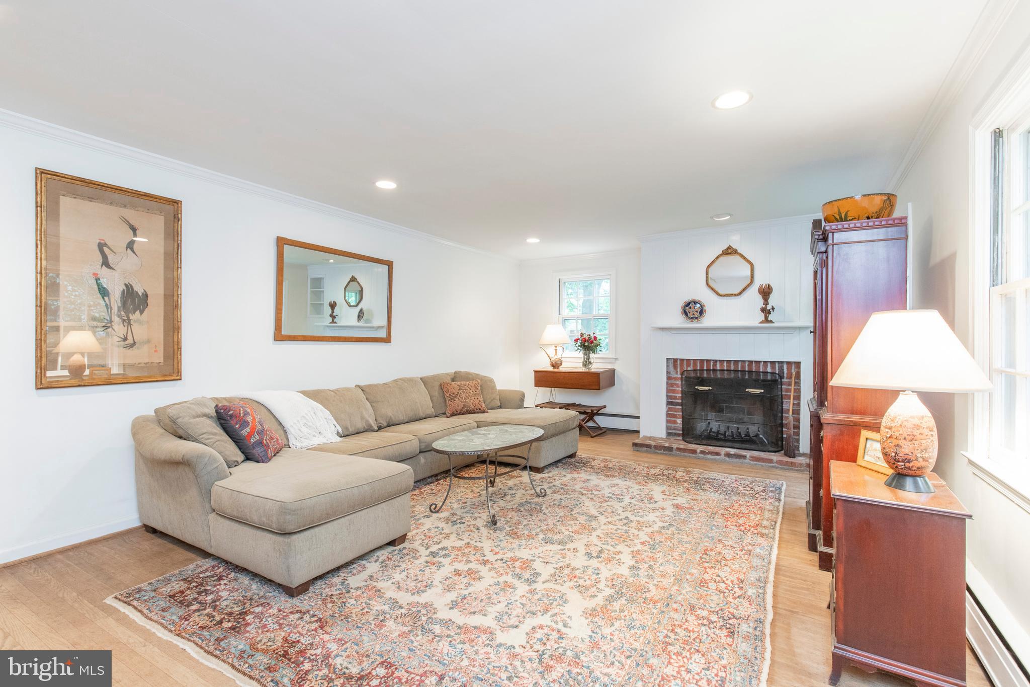 620 Upper Weadley Road Wayne, PA 19087 - Photo 2 of 31 Living room