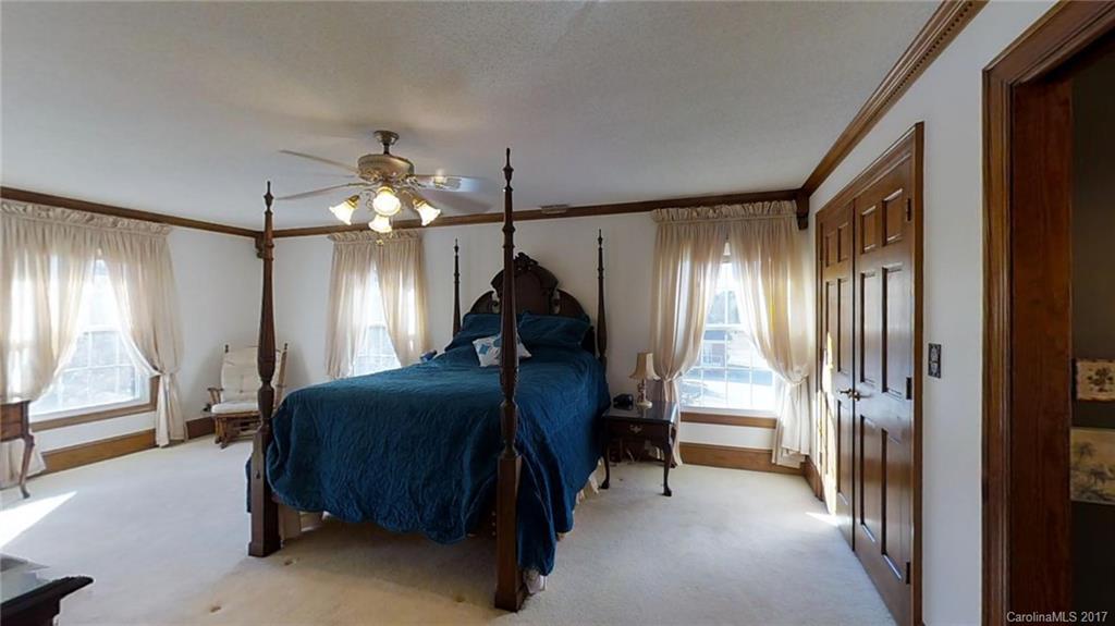 2127 Miranda Road Charlotte, NC 28216 - Photo 13 of 23 Gallery Image 13