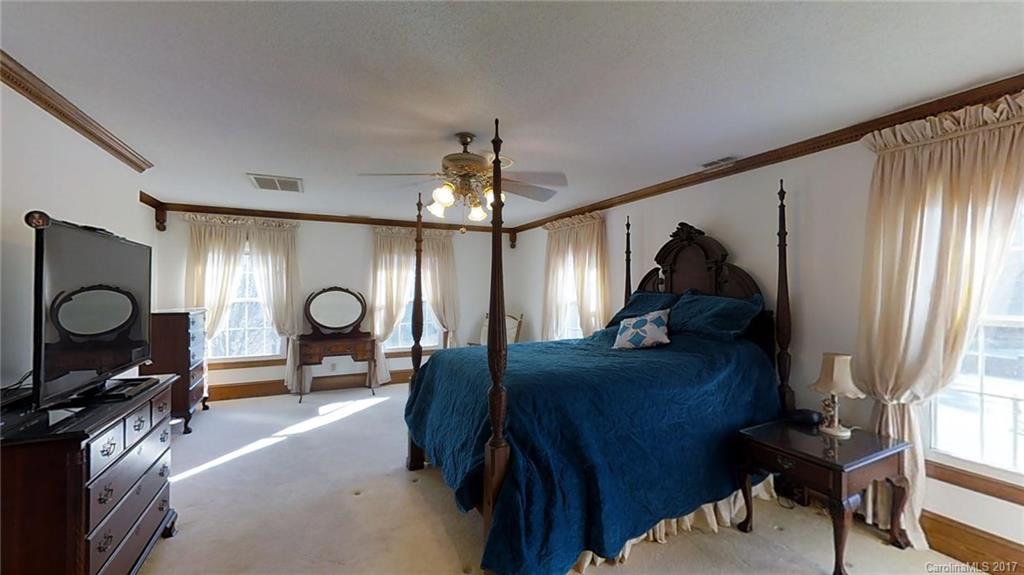 2127 Miranda Road Charlotte, NC 28216 - Photo 14 of 23 Gallery Image 14