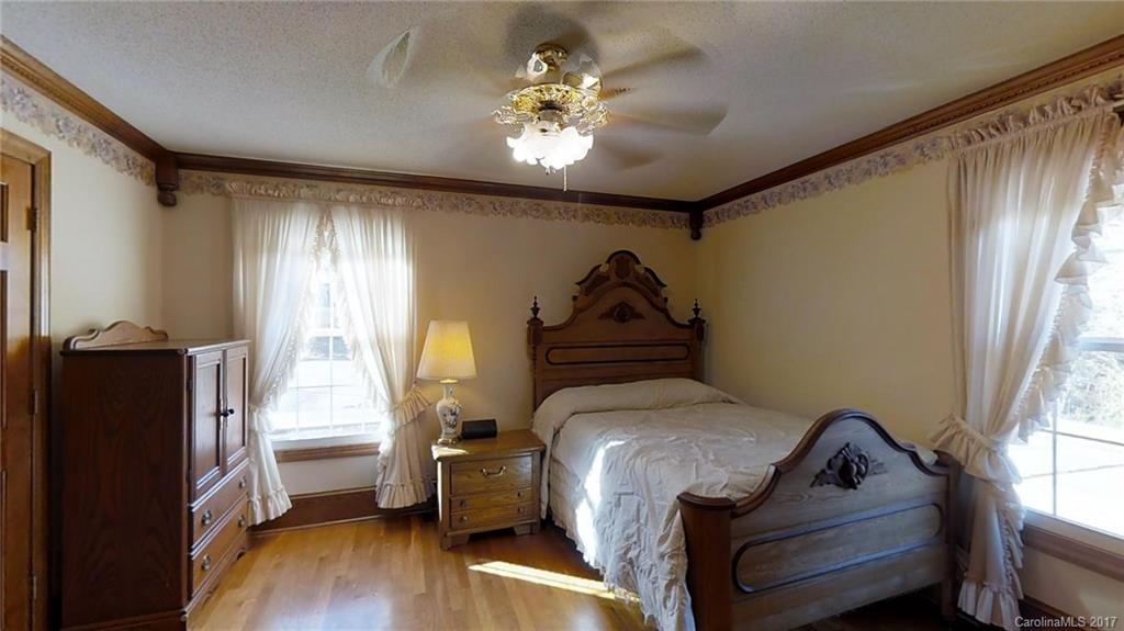 2127 Miranda Road Charlotte, NC 28216 - Photo 17 of 23 Gallery Image 17