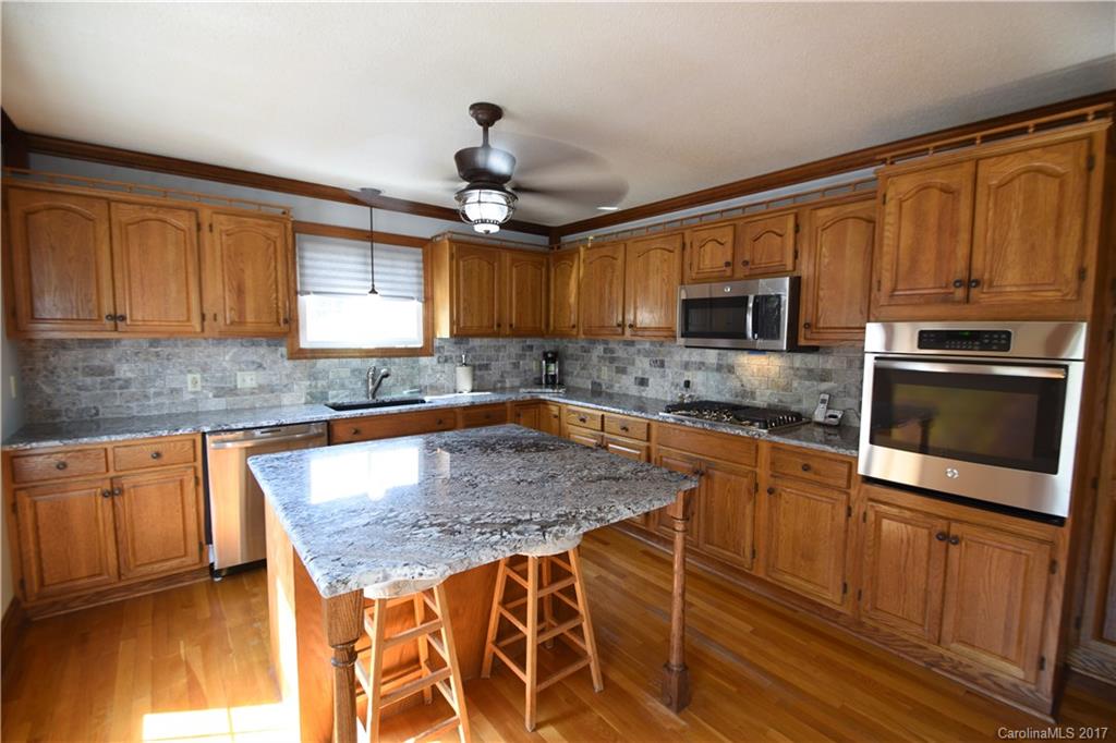 2127 Miranda Road Charlotte, NC 28216 - Photo 6 of 23 Gallery Image 6