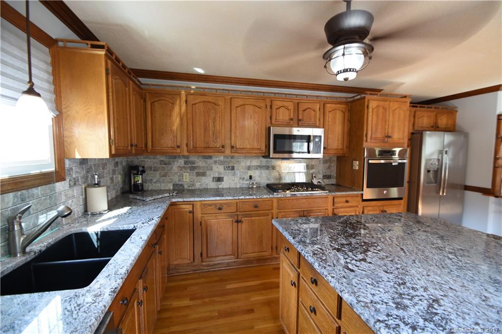 2127 Miranda Road Charlotte, NC 28216 - Photo 7 of 23 Gallery Image 7