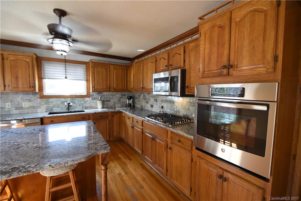 2127 Miranda Road Charlotte, NC 28216 - Photo 8 of 23 Gallery Image 8