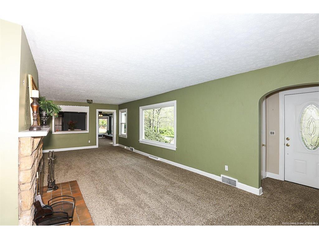 1711 Valley View Road New Albany, IN 47150 - Photo 11 of 61 Gallery Image 11