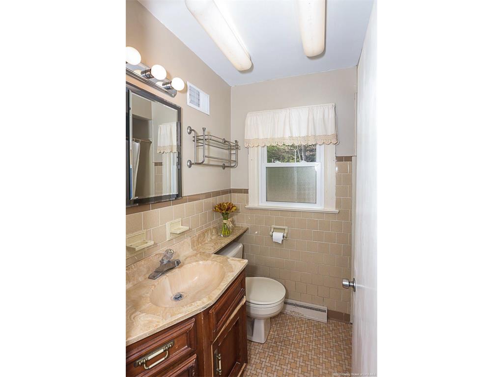 1711 Valley View Road New Albany, IN 47150 - Photo 26 of 61 Gallery Image 26