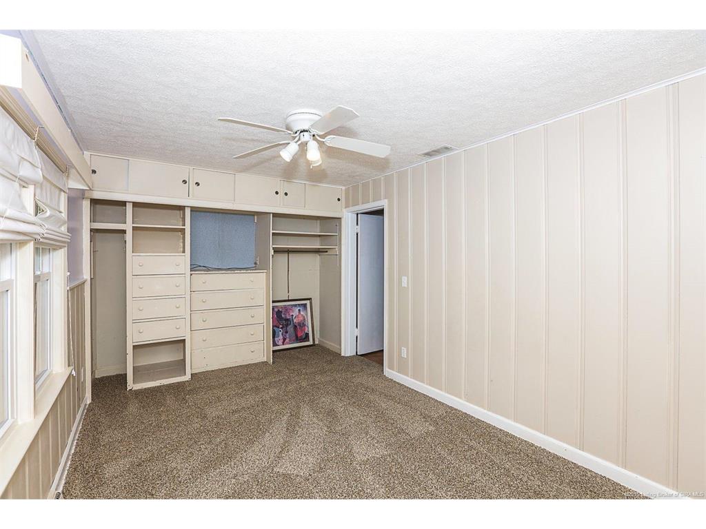 1711 Valley View Road New Albany, IN 47150 - Photo 33 of 61 Gallery Image 33