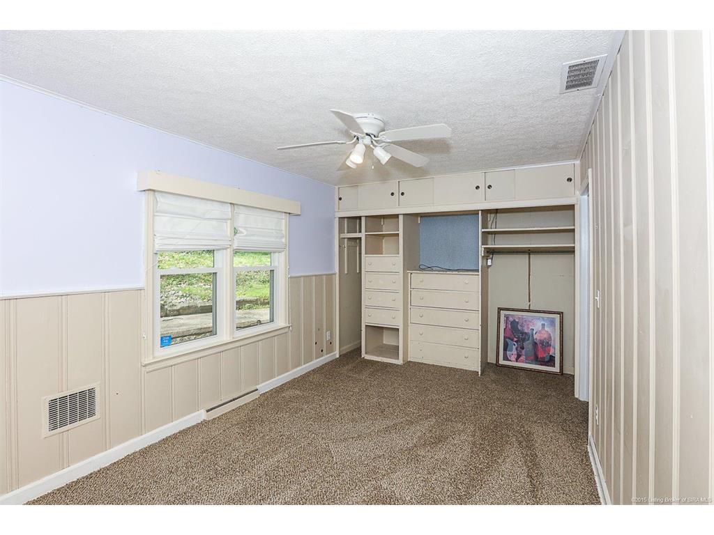 1711 Valley View Road New Albany, IN 47150 - Photo 34 of 61 Gallery Image 34