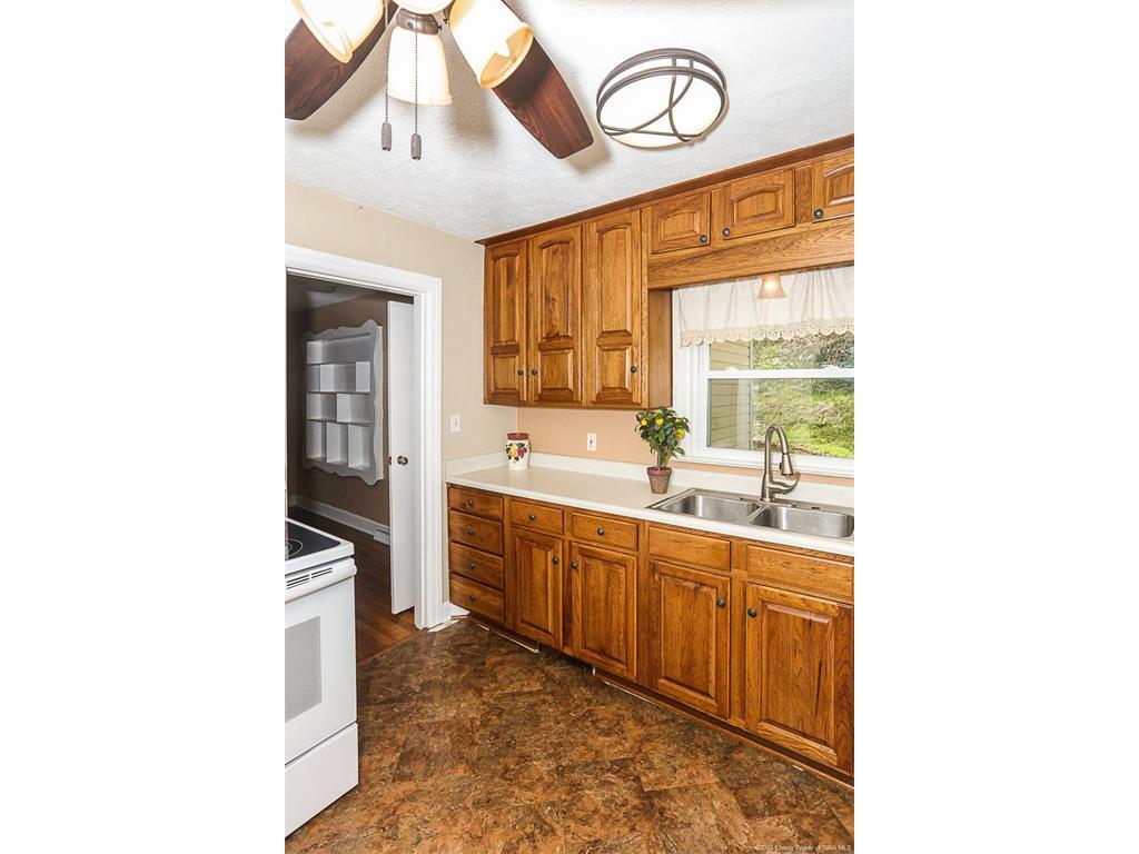 1711 Valley View Road New Albany, IN 47150 - Photo 37 of 61 Gallery Image 37