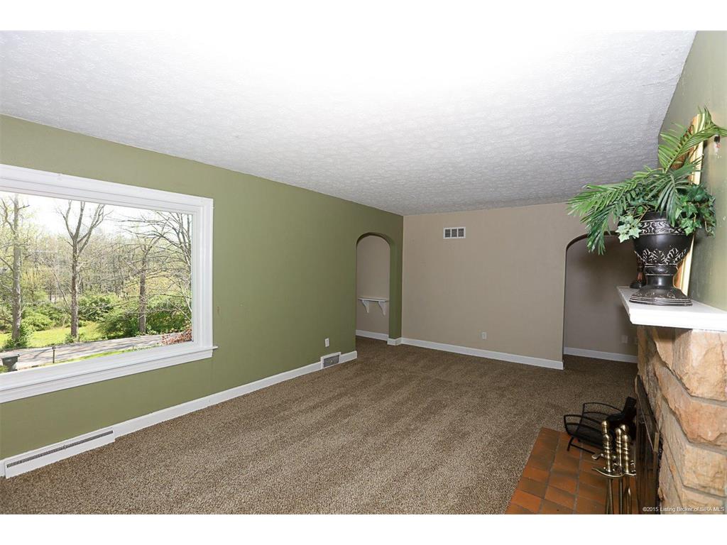 1711 Valley View Road New Albany, IN 47150 - Photo 4 of 61 Gallery Image 4