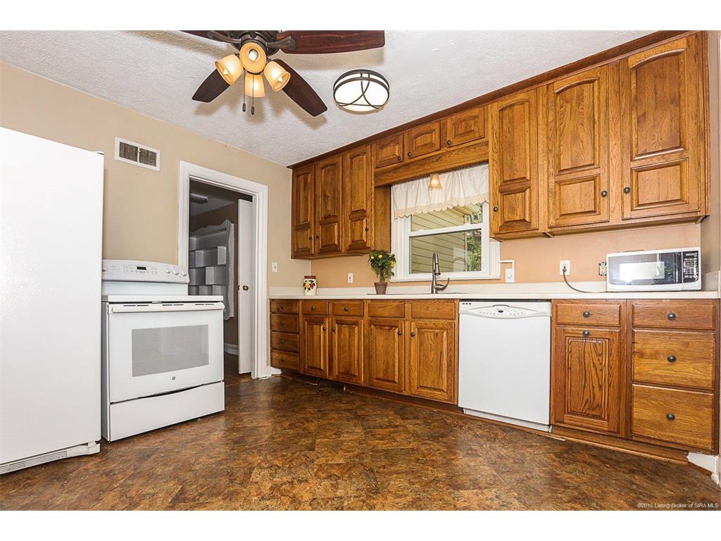 1711 Valley View Road New Albany, IN 47150 - Photo 5 of 61 Gallery Image 5
