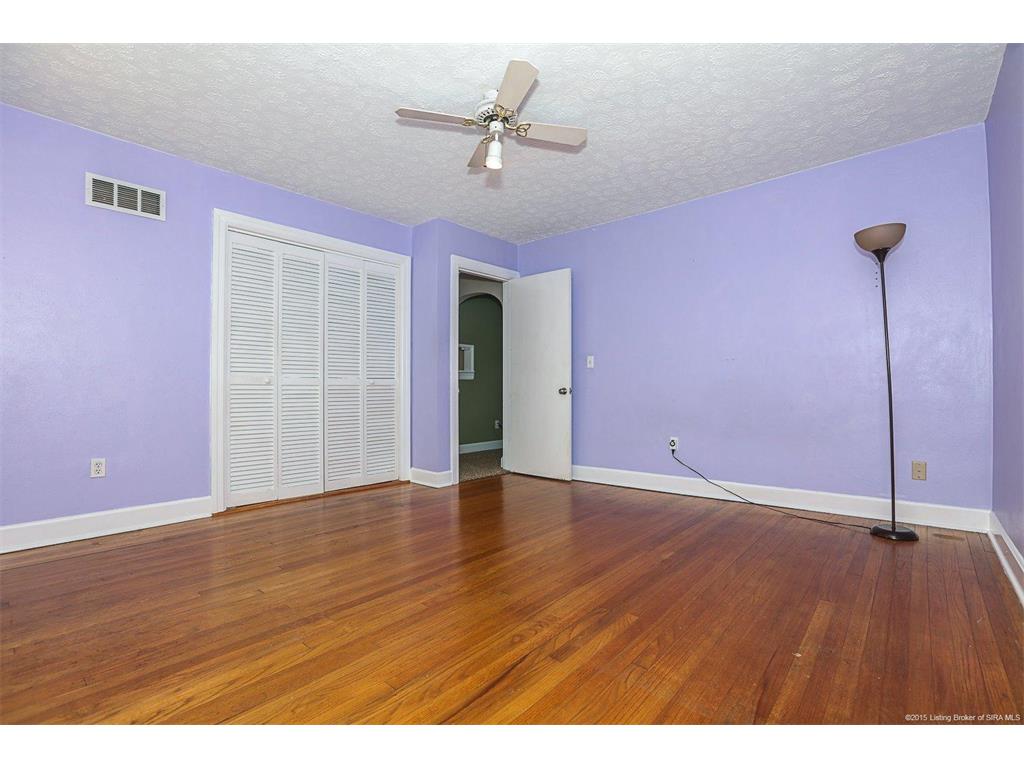 1711 Valley View Road New Albany, IN 47150 - Photo 7 of 61 Gallery Image 7