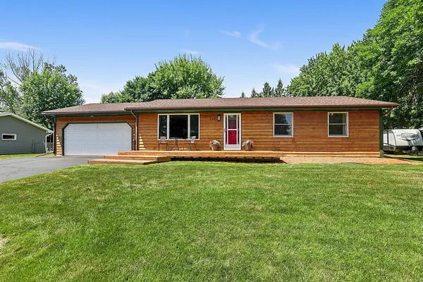 $399,900 | 3631 Hillview Lane, St. Bonifacius, MN 55375