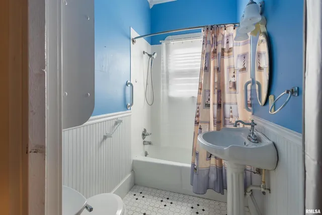 $89,500 | 607 North Logan Street, Marion, IL 62959