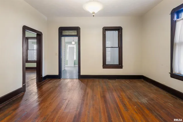 $89,500 | 607 North Logan Street, Marion, IL 62959