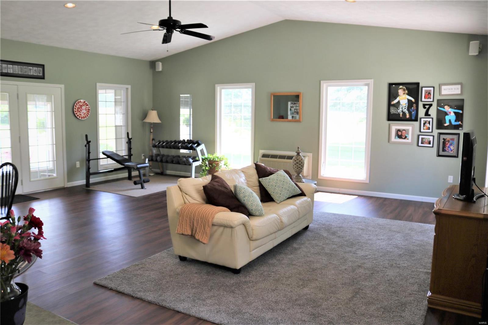 12110 Old Frankfort Road Marion, IL 62959 - Photo 14 of 57 Gallery Image 14