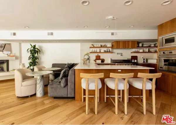 $2,295,000 | 512 Brooks Avenue, Unit 6, Venice, CA 90291