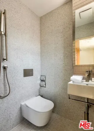 $2,295,000 | 512 Brooks Avenue, Unit 6, Venice, CA 90291