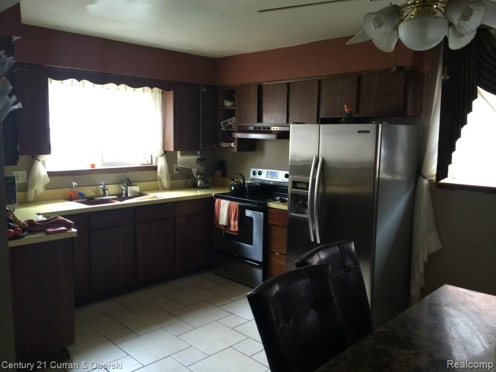 17723 Ruth Street Melvindale, MI 48122 - Photo 9 of 15 IMG_4955.jpg