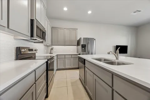 $420,000 | 13001 Hymeadow Drive, Unit 38, Austin, TX 78729