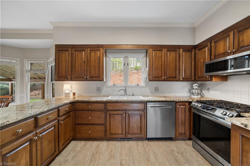 178 Wexham Road Winston-Salem, NC 27103 - Photo 7 of 20