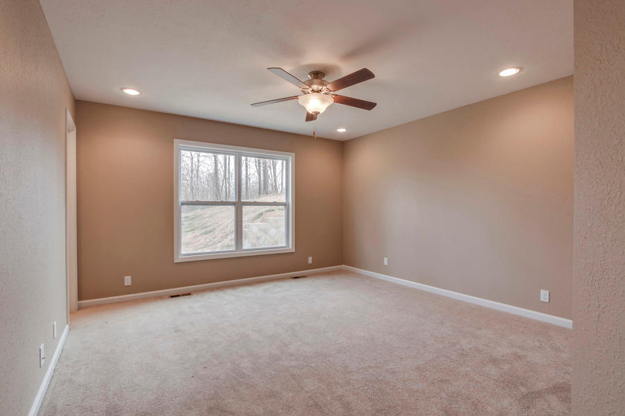 313 Cumberland View Road Clinton, TN 37716 - Photo 15 of 31 Master Bedroom