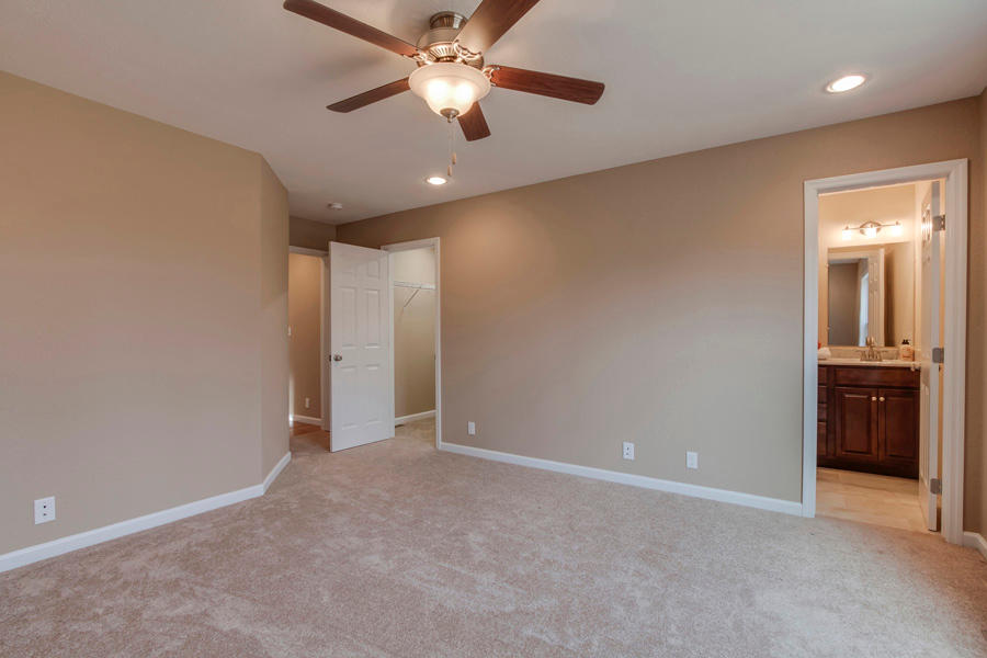 313 Cumberland View Road Clinton, TN 37716 - Photo 16 of 31 Master Bedroom