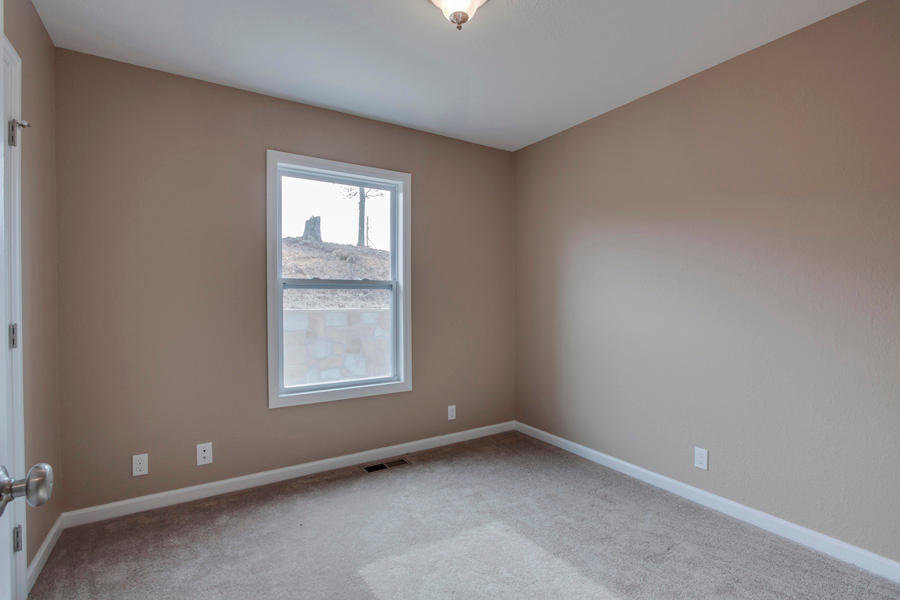 313 Cumberland View Road Clinton, TN 37716 - Photo 22 of 31 Bedroom 3