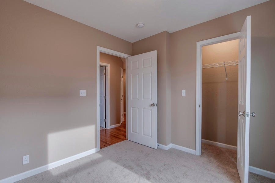 313 Cumberland View Road Clinton, TN 37716 - Photo 23 of 31 Bedroom 3
