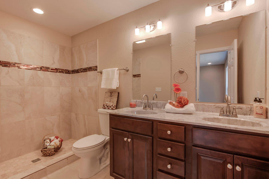 313 Cumberland View Road Clinton, TN 37716 - Photo 4 of 31 MasterBath