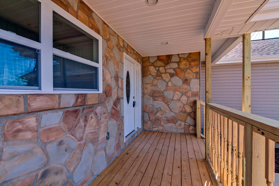313 Cumberland View Road Clinton, TN 37716 - Photo 7 of 31 FrontPorch01