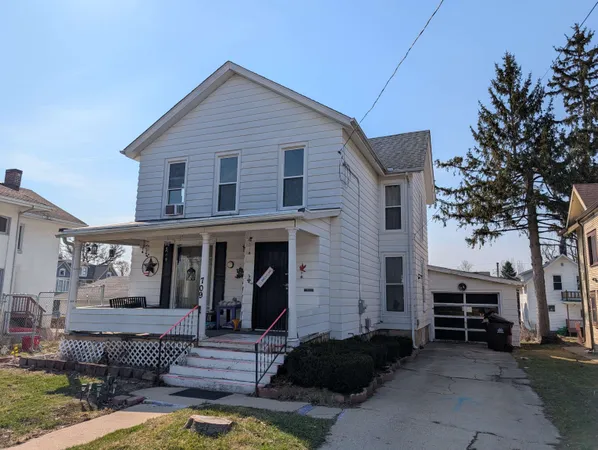 $95,000 | 709 West Lincoln Boulevard, Freeport, IL 61032