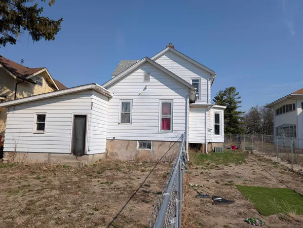 $95,000 | 709 West Lincoln Boulevard, Freeport, IL 61032