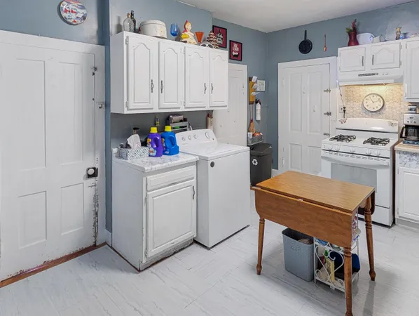 $95,000 | 709 West Lincoln Boulevard, Freeport, IL 61032
