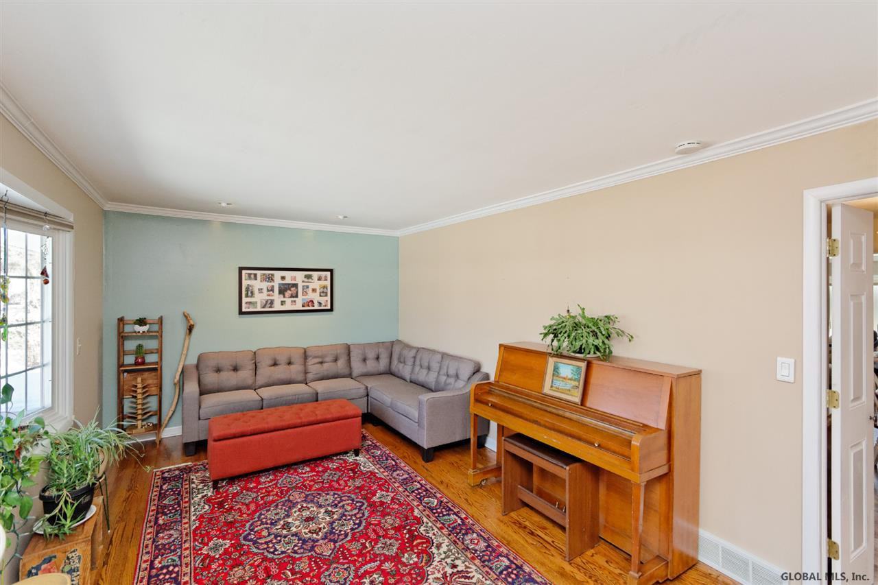 1029 Angelina Road Rotterdam, NY 12303 - Photo 4 of 25 Photo 4