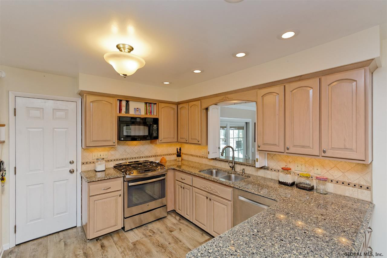 1029 Angelina Road Rotterdam, NY 12303 - Photo 9 of 25 Photo 9