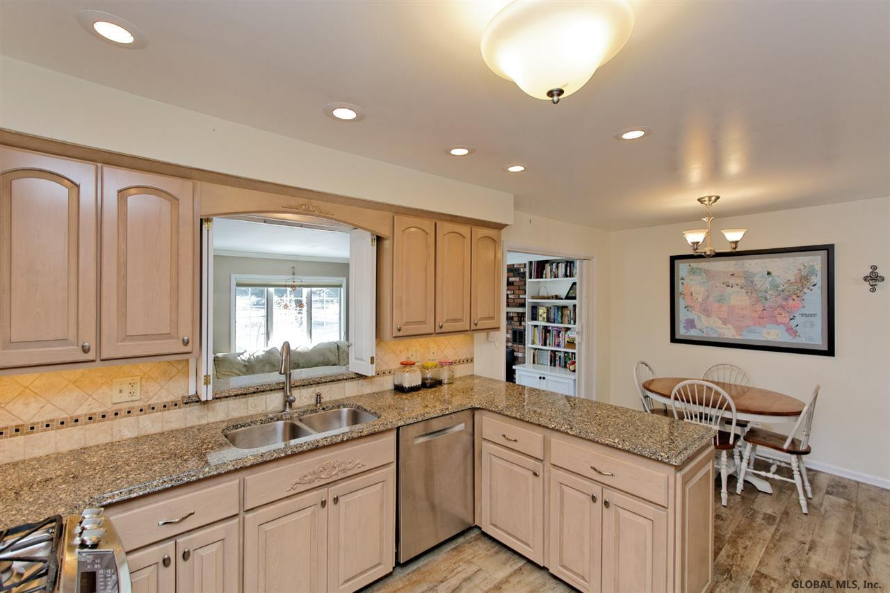 1029 Angelina Road Rotterdam, NY 12303 - Photo 10 of 25 Photo 10