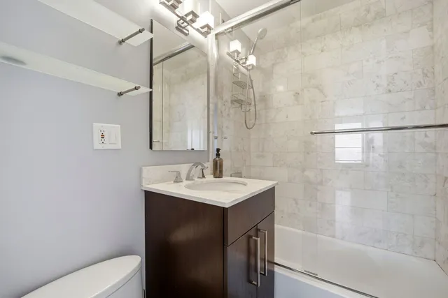 $425,000 | 2930 North Sheridan Road, Unit 1912, Chicago, IL 60657