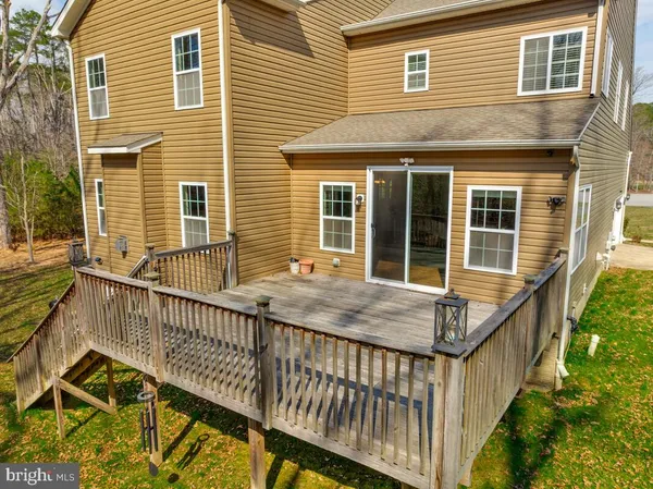 a view of yard with swimming pool