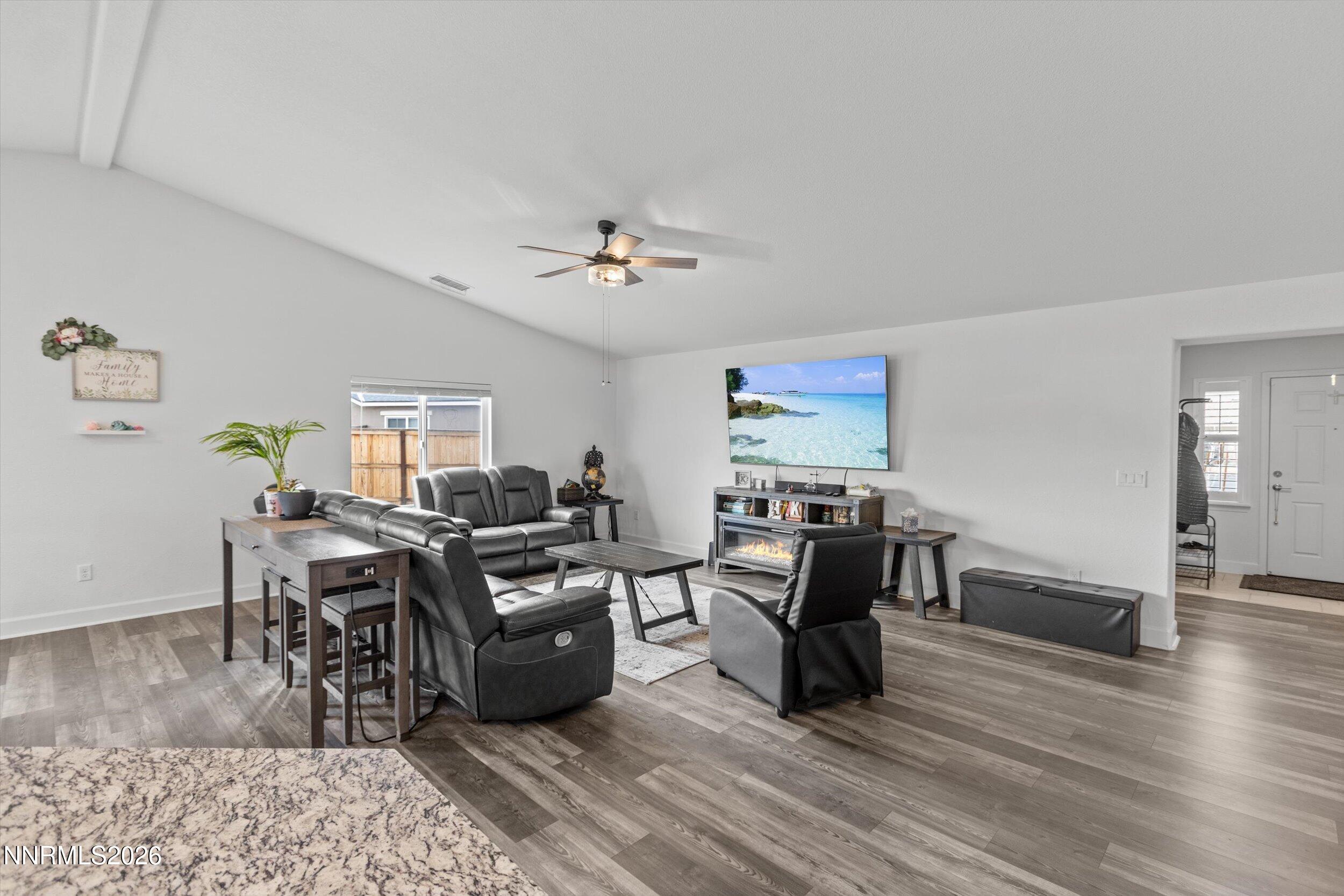 7400 Hundred Acre Drive Reno, NV 89506 - Photo 11 of 51 48-Living