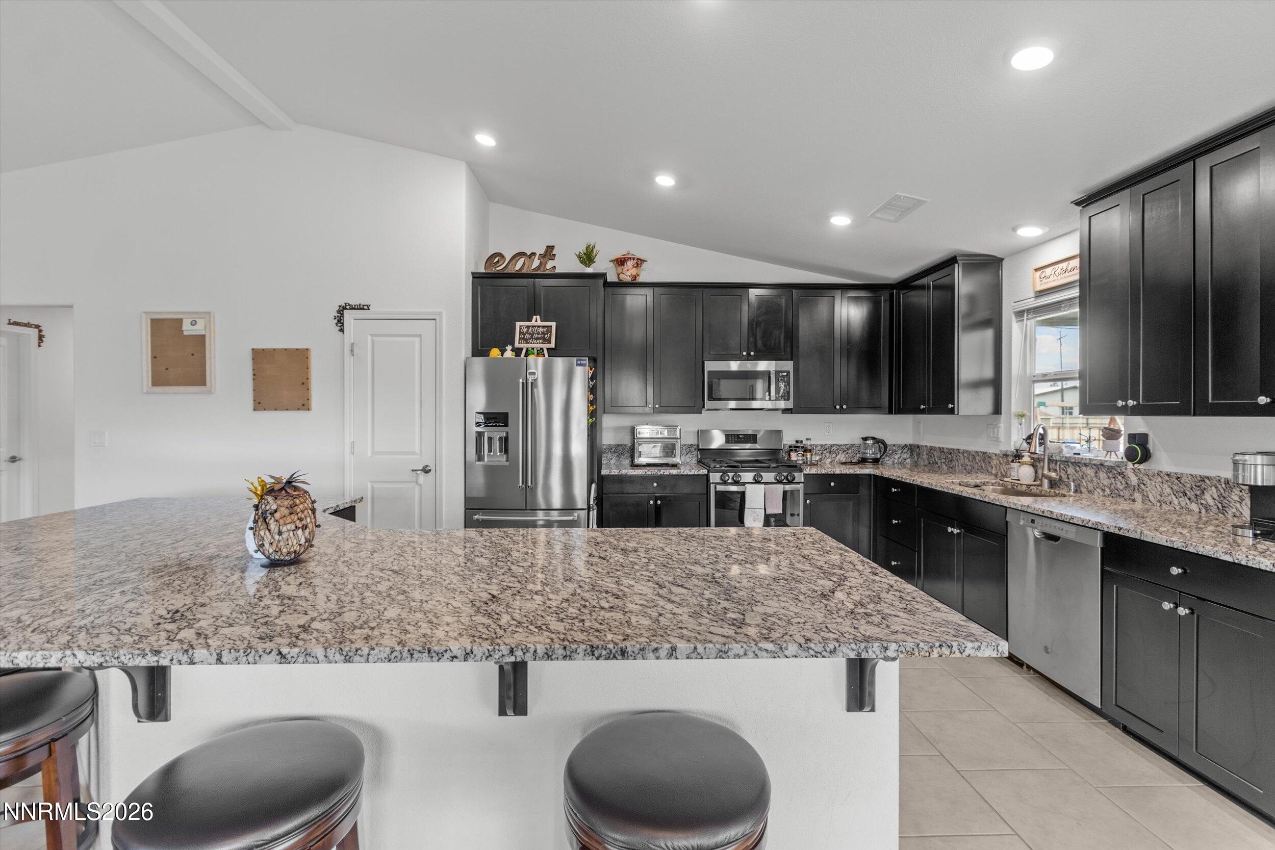 7400 Hundred Acre Drive Reno, NV 89506 - Photo 18 of 51 39-Kitchen