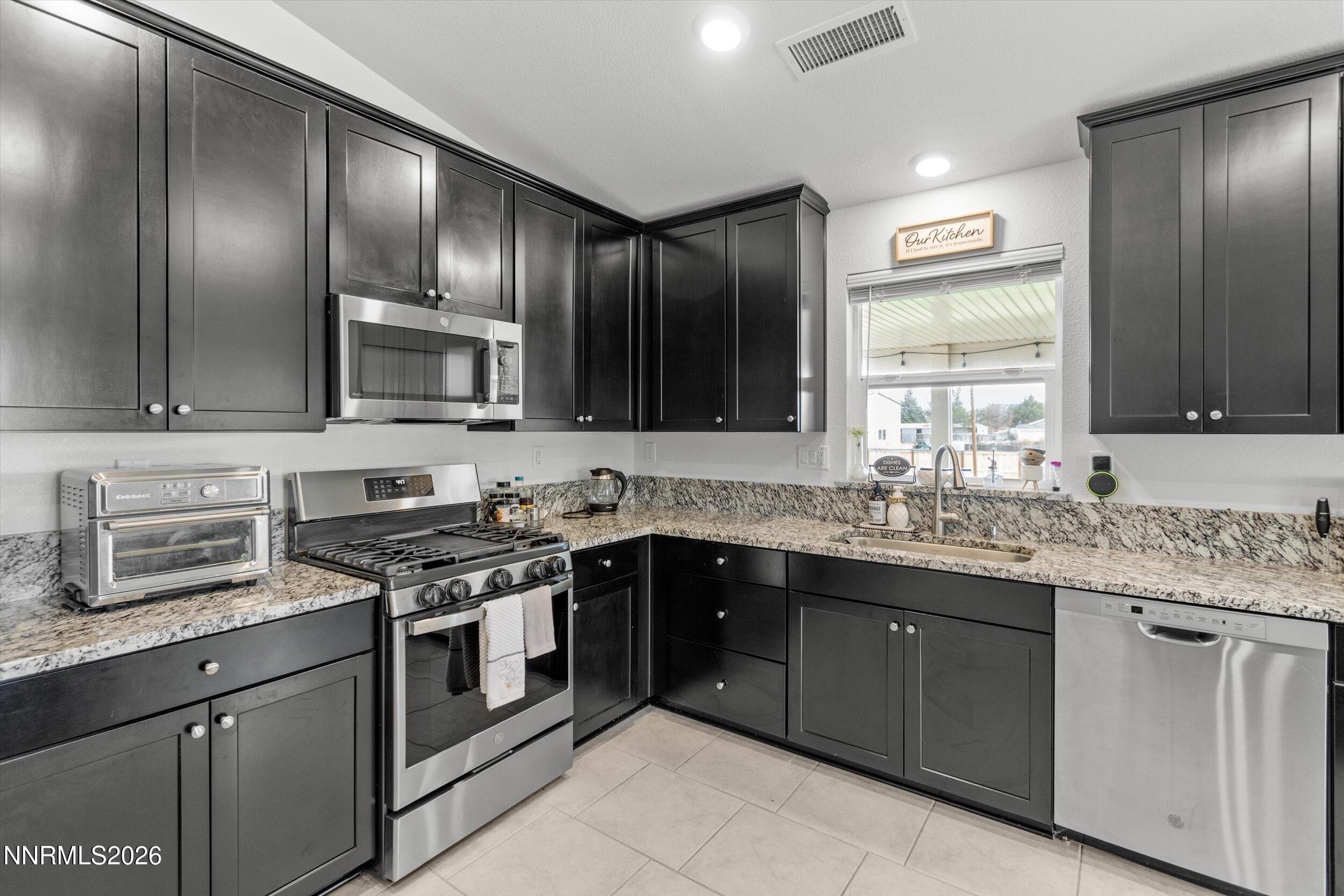 7400 Hundred Acre Drive Reno, NV 89506 - Photo 20 of 51 41-Kitchen