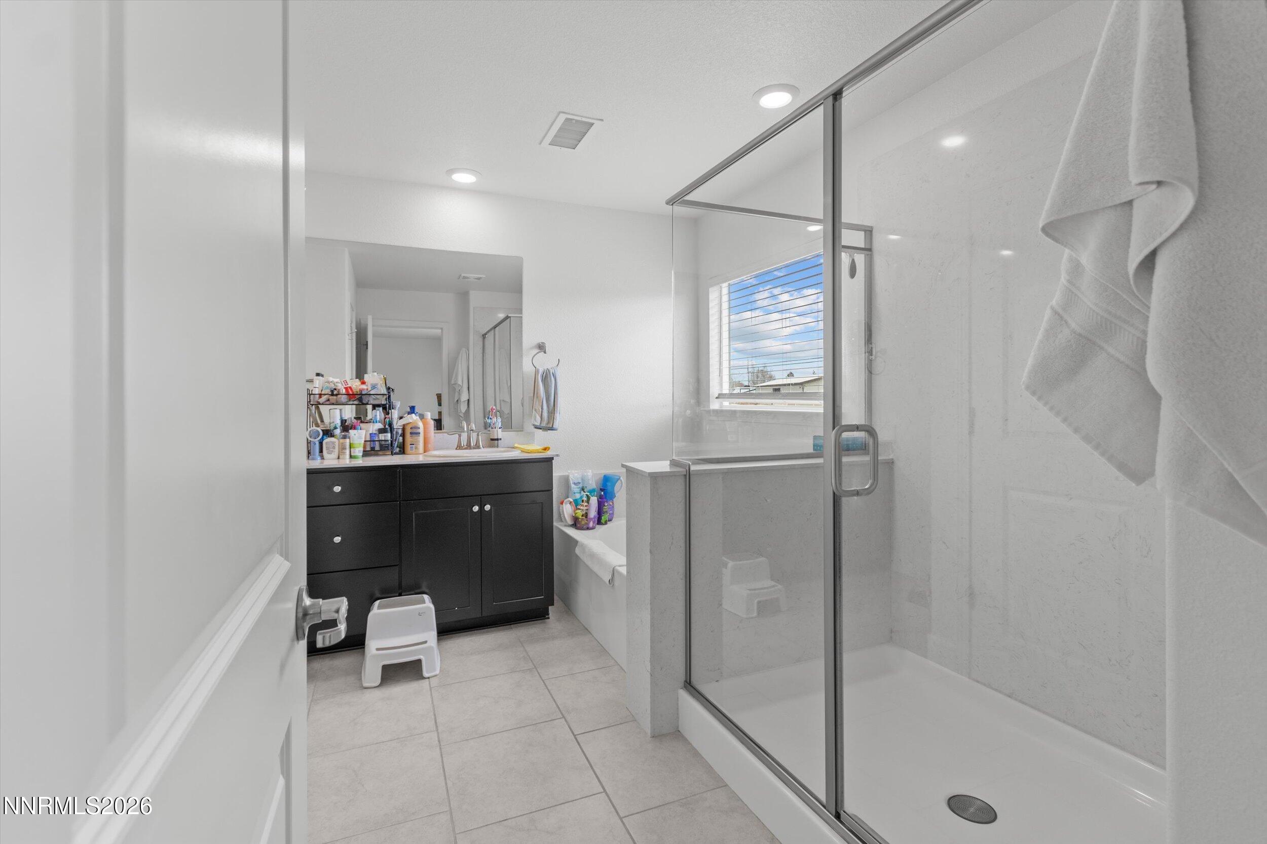 7400 Hundred Acre Drive Reno, NV 89506 - Photo 26 of 51 50-Primary Bathroom