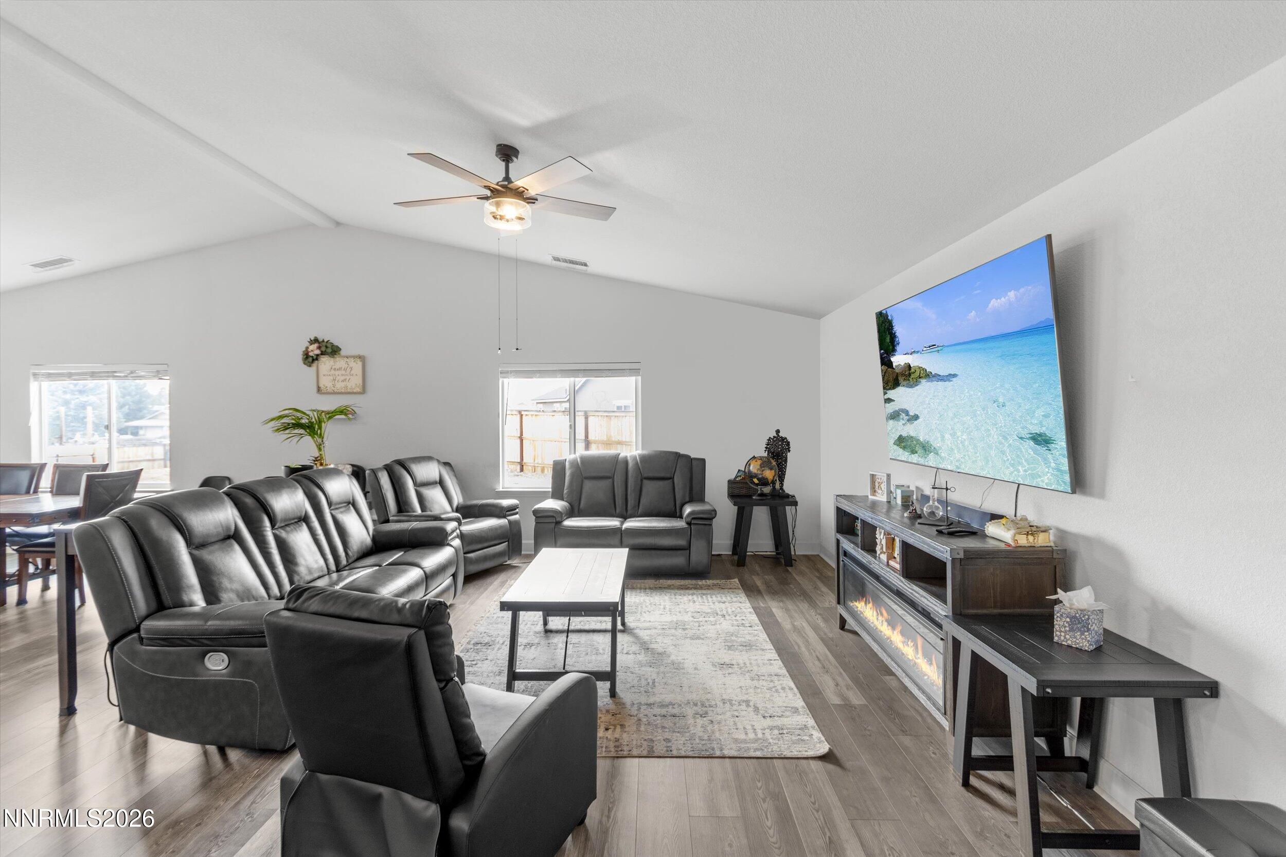 7400 Hundred Acre Drive Reno, NV 89506 - Photo 8 of 51 45-Living