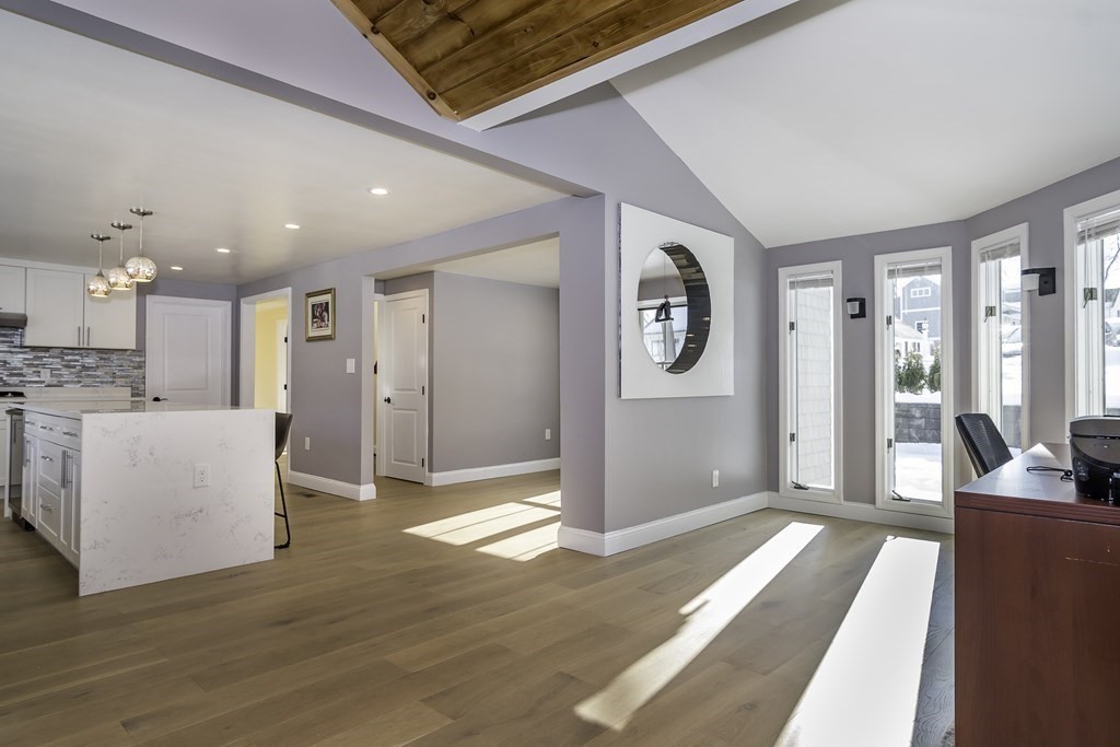 19 Fife Road Wellesley, MA 02481 - Photo 4 of 25