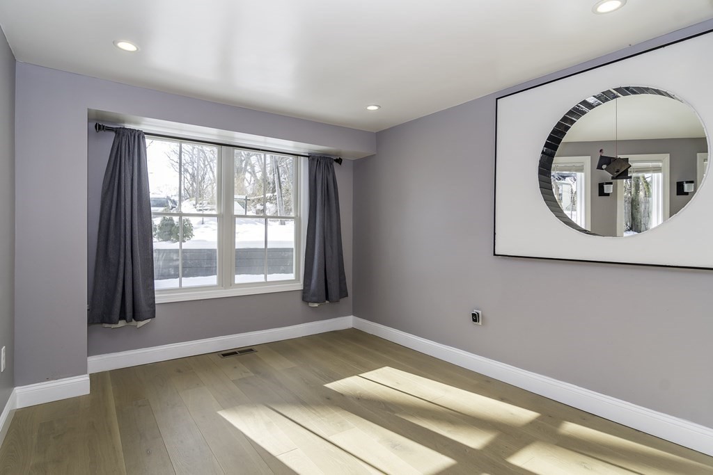 19 Fife Road Wellesley, MA 02481 - Photo 5 of 25