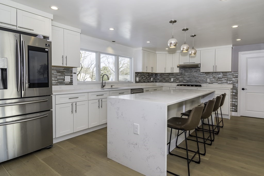 19 Fife Road Wellesley, MA 02481 - Photo 7 of 25