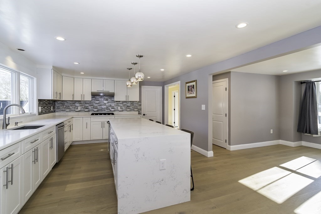 19 Fife Road Wellesley, MA 02481 - Photo 9 of 25