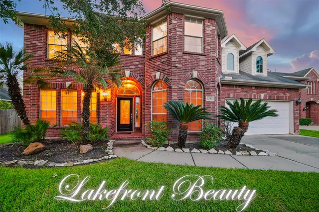 front view of house with a yard