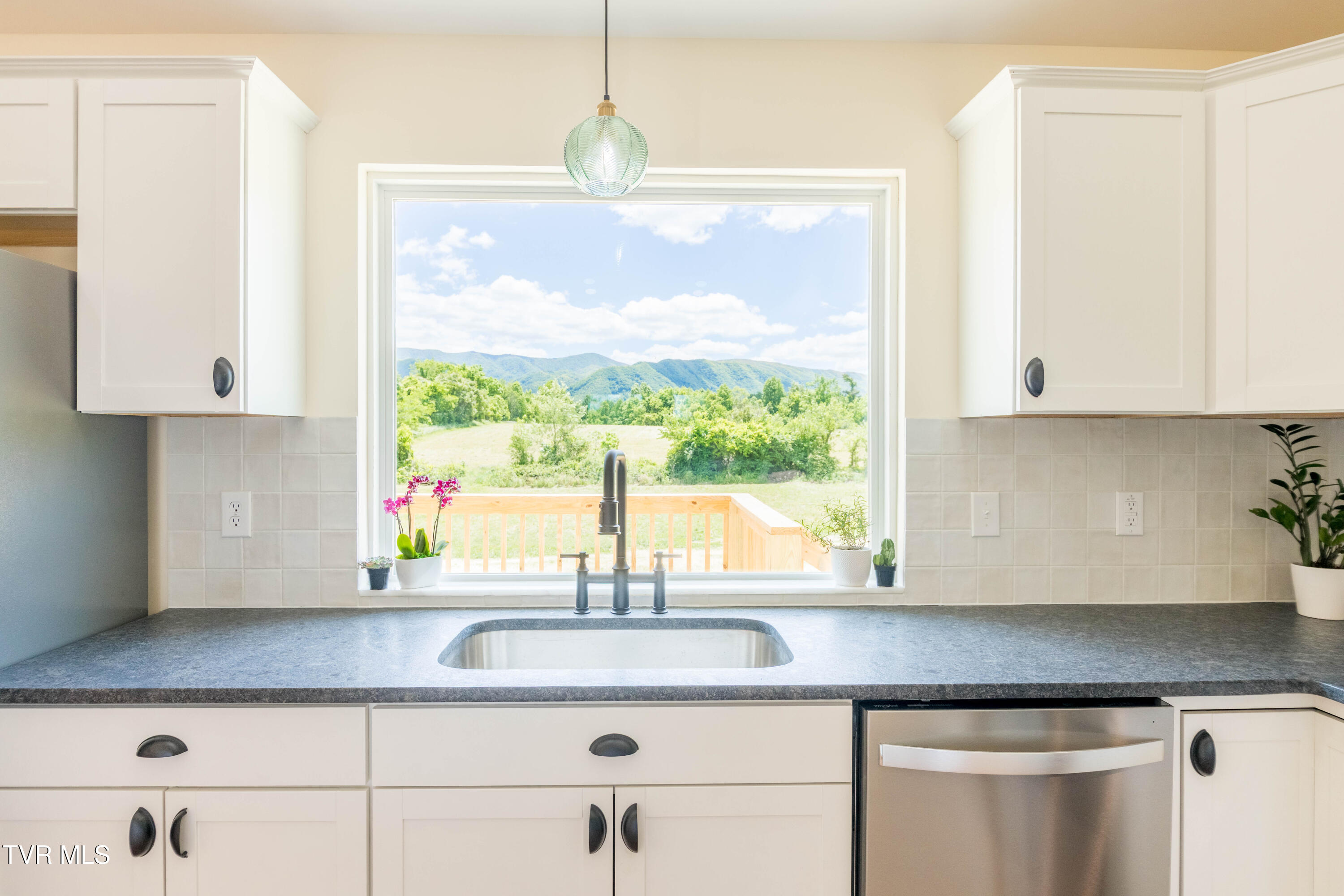 320 Deerwood Road Greeneville, TN 37743 - Photo 12 of 29 087A1358-HDR